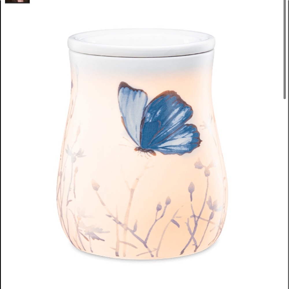 NIB Scentsy Free To Fly Warmer